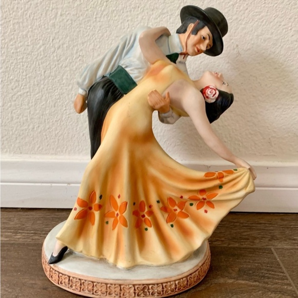 Flamenco Dancers whiskey Decanter footlights spotlights